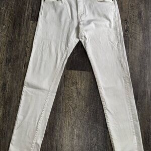 UNIQLO men’s White Skinny Jeans Lightly Worn 35”W x 34”L